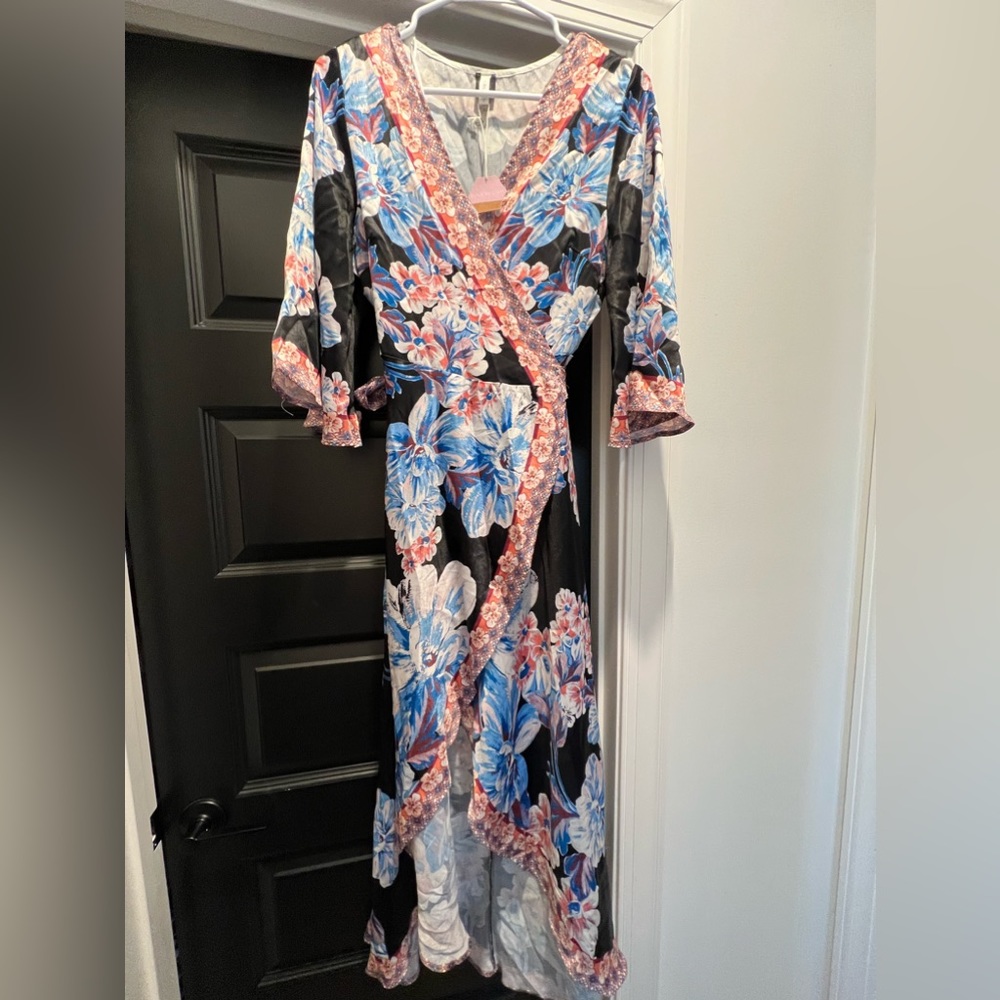 Pink Blush-Black/floral maxi wrap, size Large